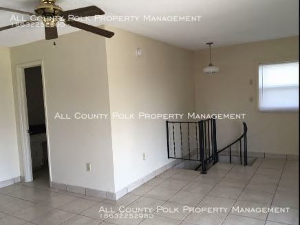 Building Photo - Great efficiency unit located in Frostproof!
