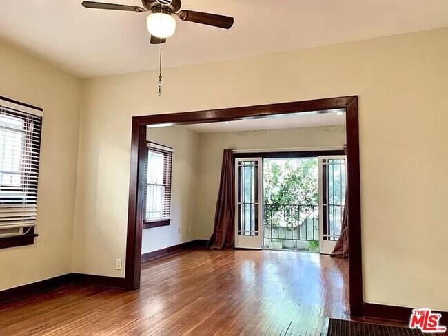 Foto del edificio - 1431 N Las Palmas Ave