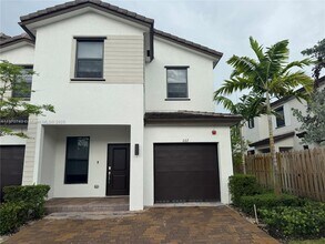 Building Photo - 267 SW 159th Dr