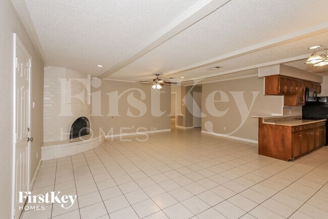 Building Photo - 2005 Tulsa St