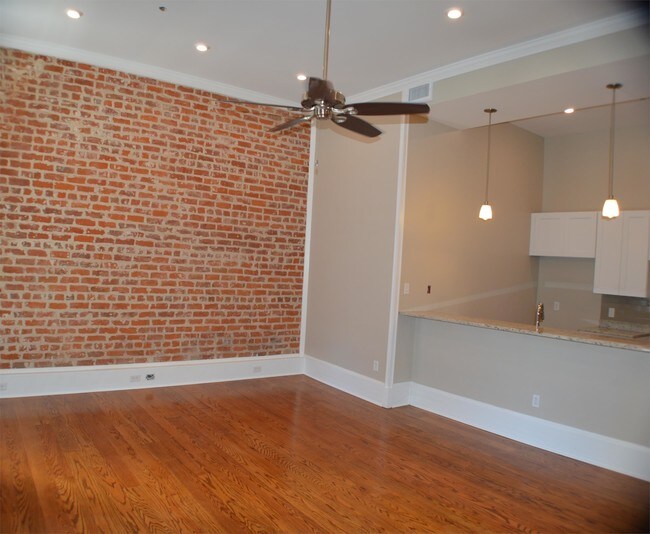 Building Photo - 330 Camp St