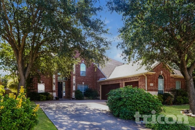 Building Photo - 2947 Nadar