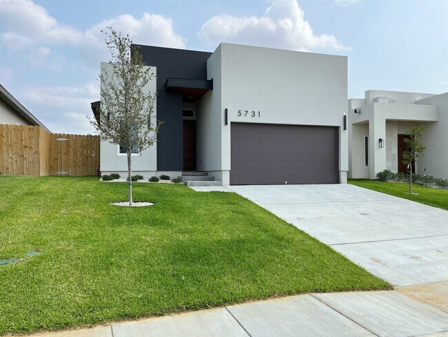 Foto del edificio - 5731 Beefalo Ln