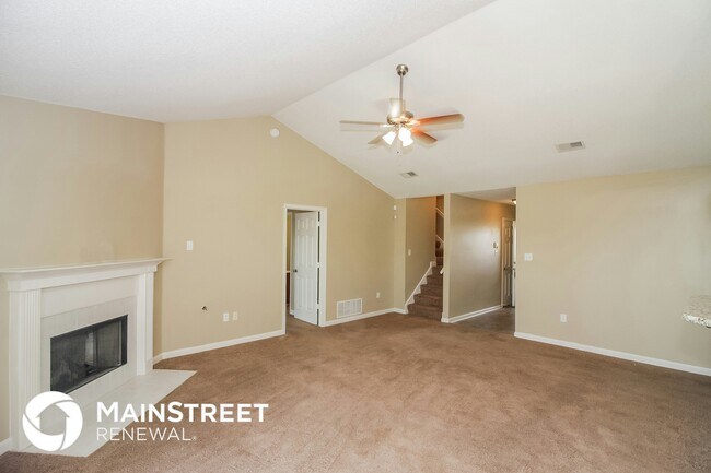 Building Photo - 1647 Sarah Ann Dr W