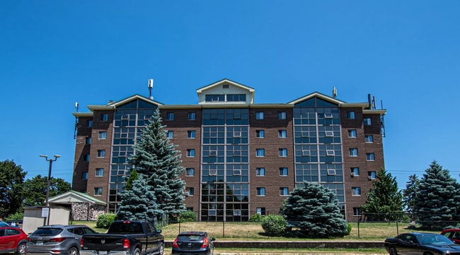 Building Photo - 444 N Victoria Rd