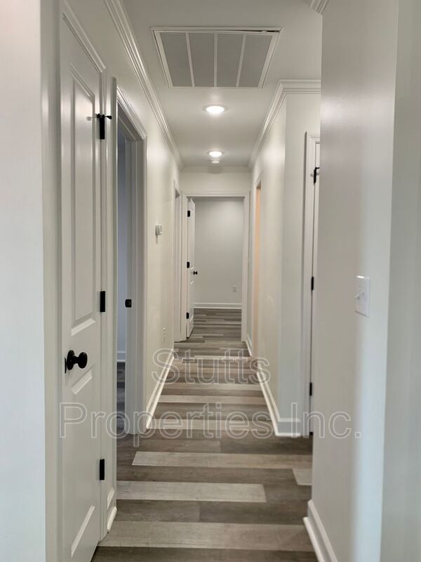 Foto del edificio - 711 Hill Ave