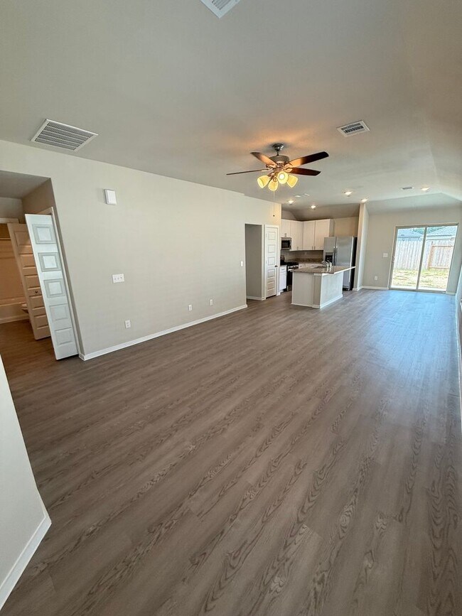 Foto del edificio - Charming 3BR House in Montgomery