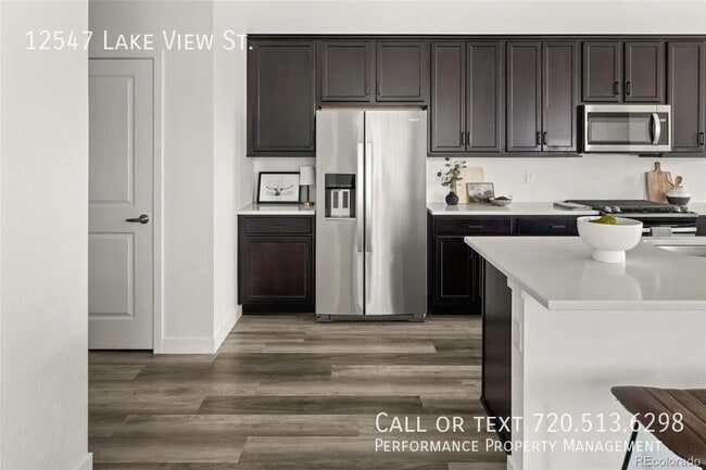 Foto del edificio - 12547 Lake View St