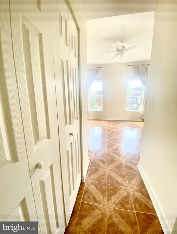 Foto del edificio - 2641 N Howard St