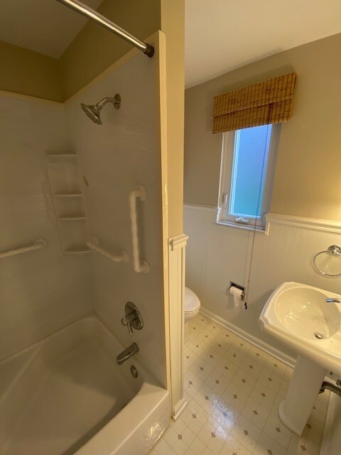 Bathroom #1 - 17 S Bryant Ave