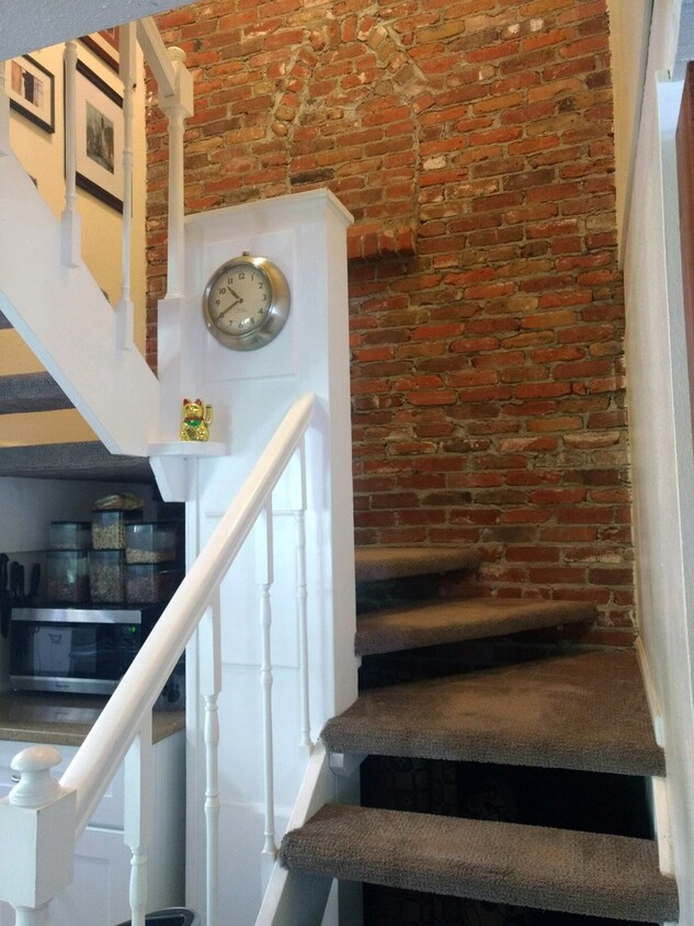 Primary Photo - ADORABLE 2 BED/1 BATH IN BOULDER