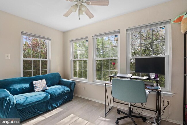 Foto del edificio - 3313 Wyndham Cir