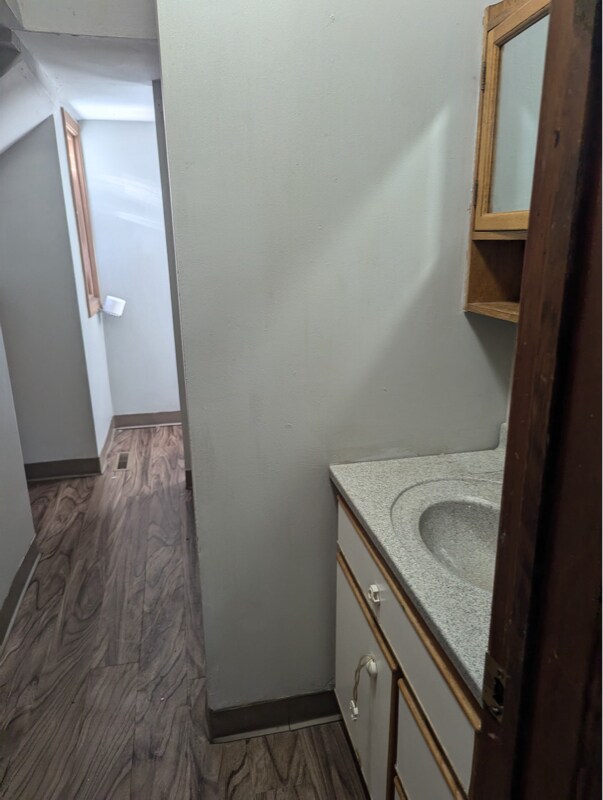 Foto del edificio - 410 Tyson Pl