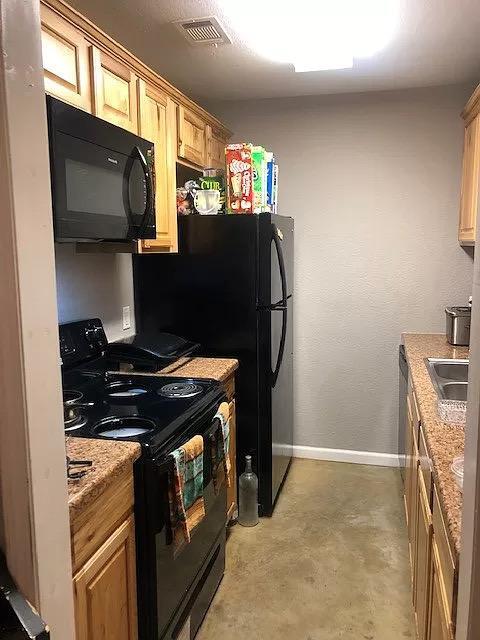 Building Photo - 1612 Johnson Unit B