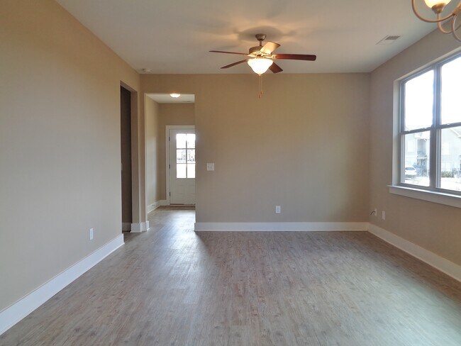 Building Photo - Townhome For Rent in Calera, AL - Available to View with 48 Hour Notice!!!