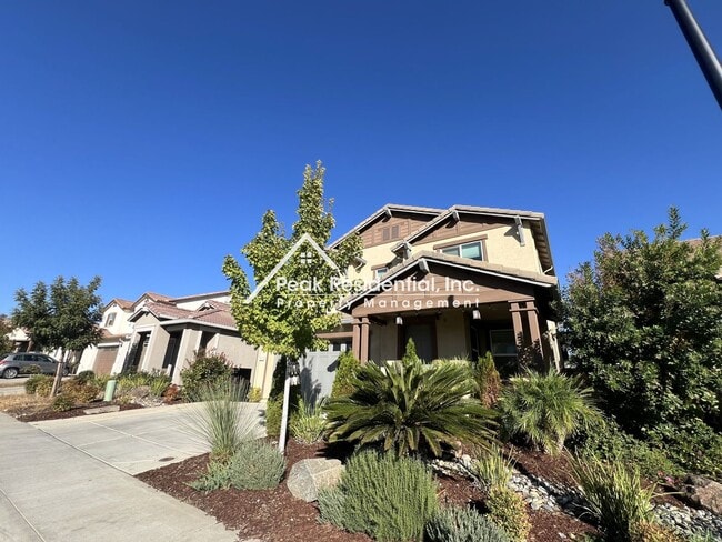 Building Photo - Updated 4bd/3ba Folsom Home with 2 Car Garage