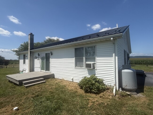 Building Photo - 880 W Matterstown Rd