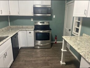 Building Photo - 612 S Main Ave