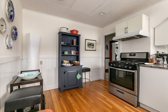 Building Photo - 104R Ellery St