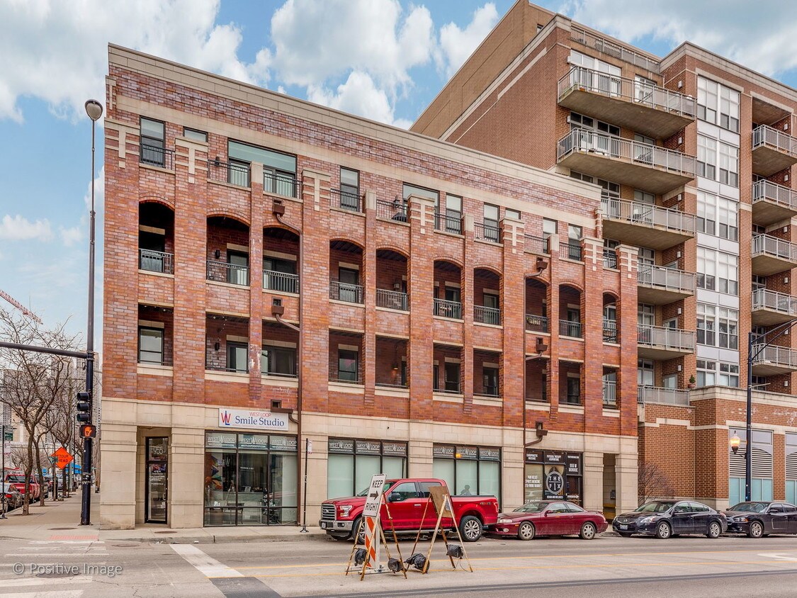 Primary Photo - 955 W Monroe St