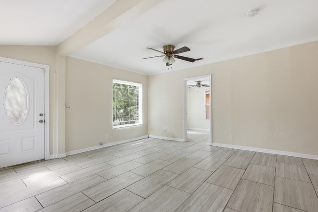 Foto del edificio - 1031 James Ave S