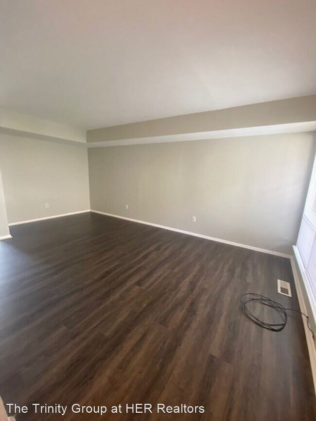 Building Photo - 1046 Merrimar Cir N