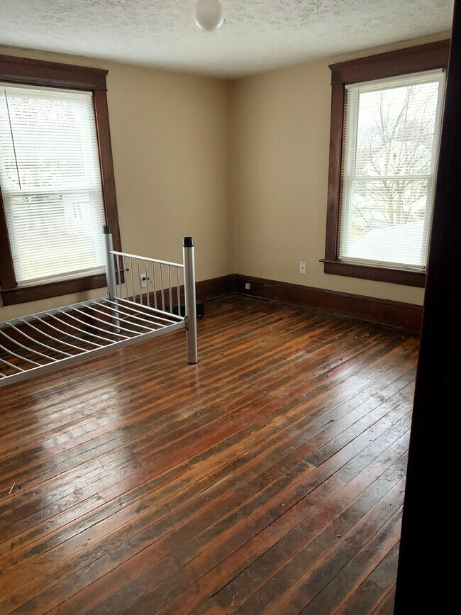 Bedroom # 1 - 497 Alexander St