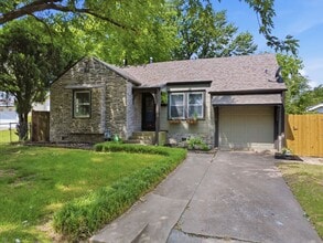 Building Photo - 1336 S Oswego Ave