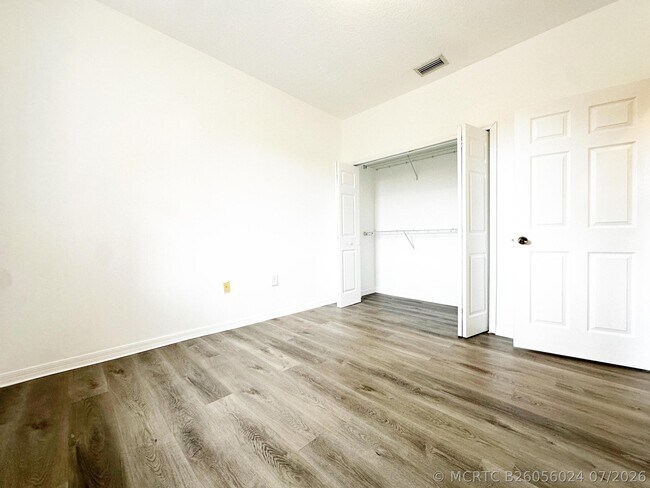 Building Photo - 614 SW 106th Ave