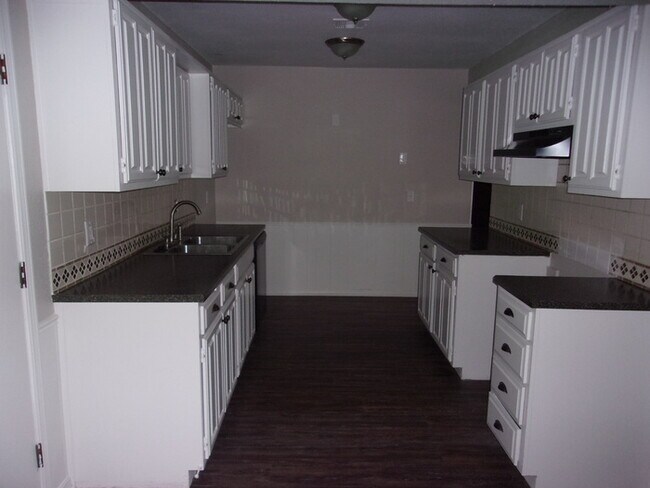 Foto del edificio - 900 S 27th St