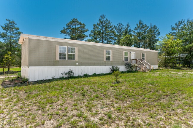 Building Photo - 284 Iris Ln