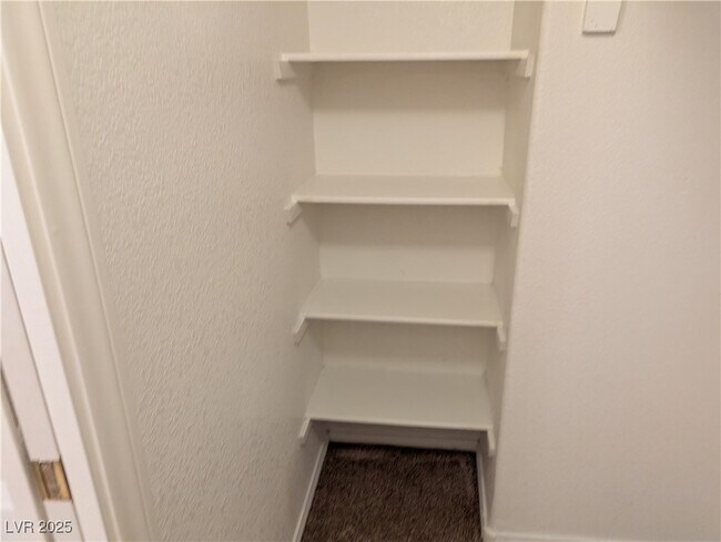 Foto del edificio - 713 Anne Ln