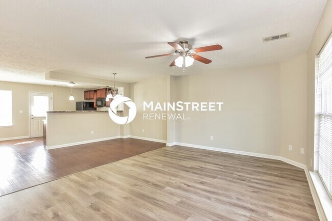Foto del edificio - 3 Bedroom Pet-Friendly Home in La Vergne, TN with Main Street Renewal