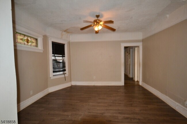 Foto del edificio - 899 S 18th St