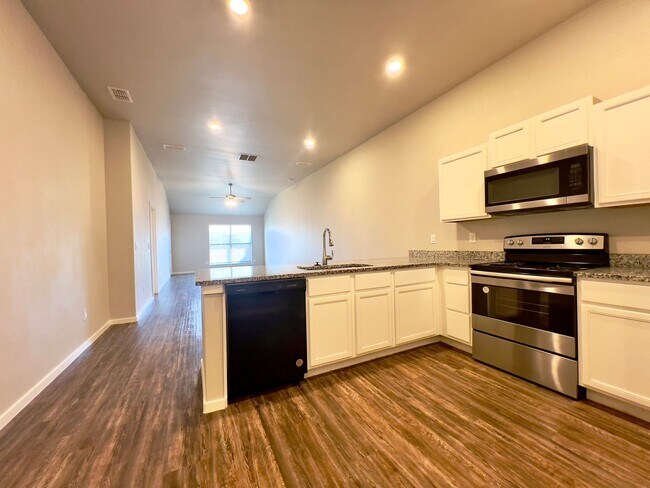 Foto del edificio - 2118 N Avenue K