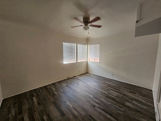 Foto del edificio - 1250 Yosemite Dr