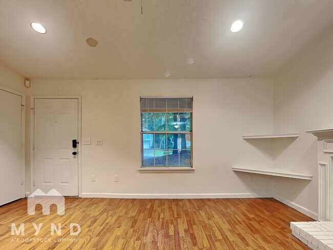 Building Photo - 250 Gemstone Pl