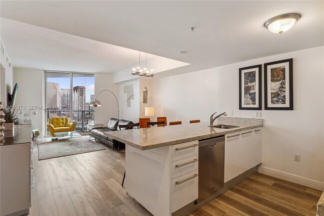 Foto del edificio - 185 SW 7th St