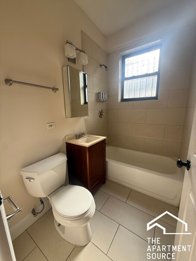 Foto del edificio - 4737 N Hermitage Ave