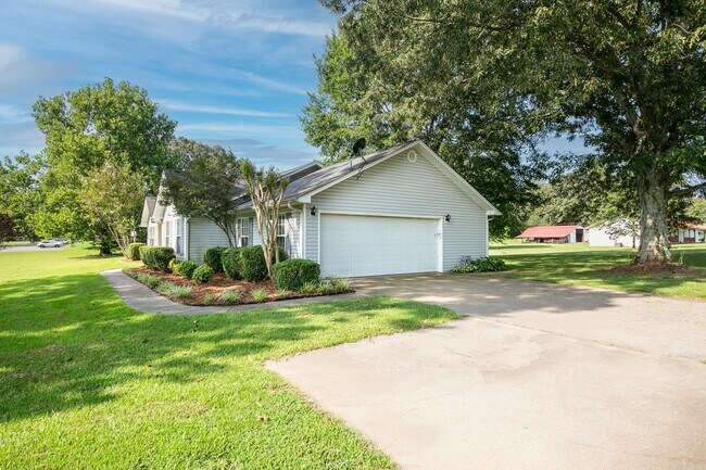 Building Photo - 4010 AR-89