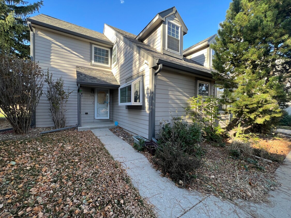 Primary Photo - 338 Cobblestone Dr