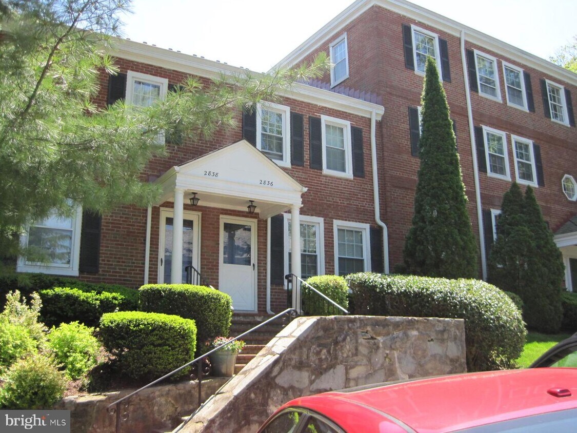 2836 S Abingdon St, Arlington, VA 22206 Townhouse for Rent in
