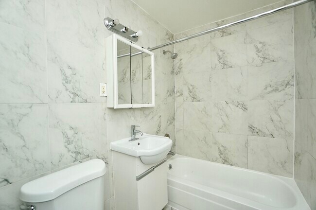 Building Photo - 211 W 146th St