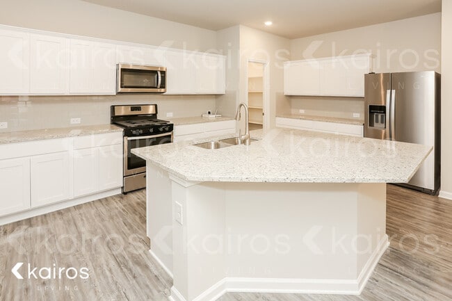Building Photo - 6649 Tiger Pointe Dr.