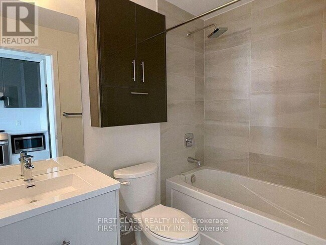 Photo du bâtiment - 188 Fairview Mall Dr