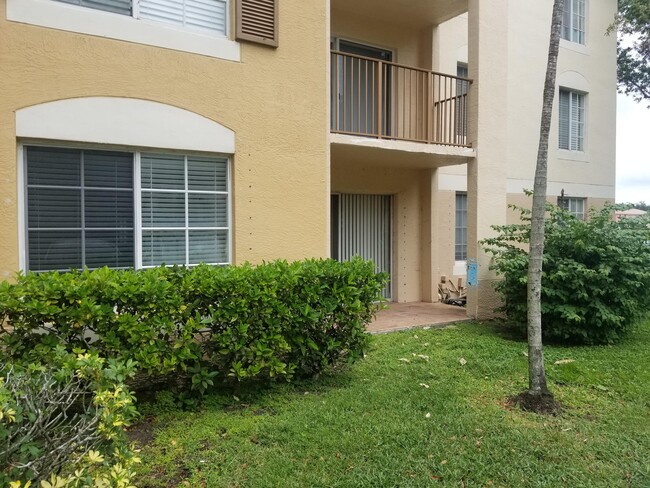 Building Photo - 4240 San Marino Blvd