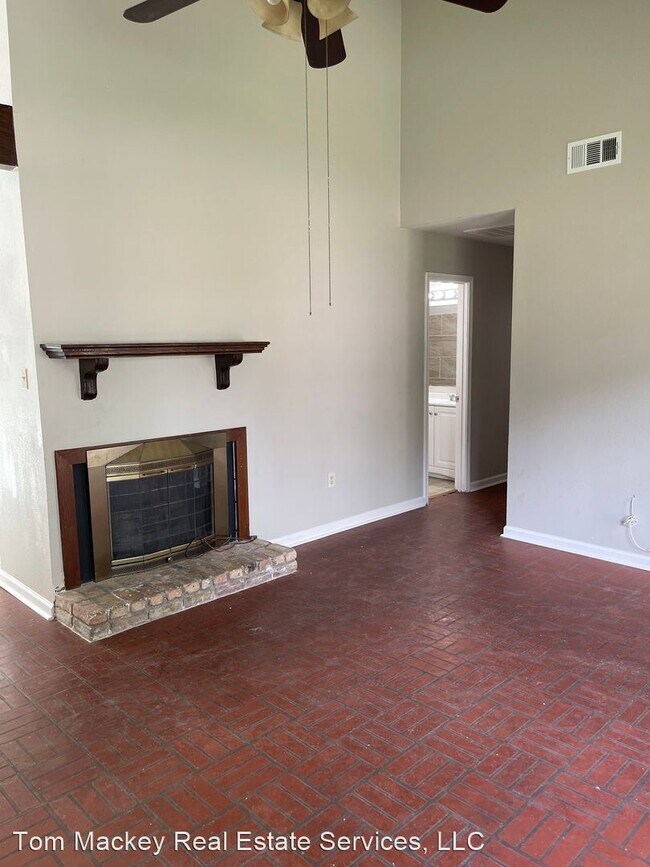Building Photo - 3 br, 2 bath House - 1837 General Mouton Ave.