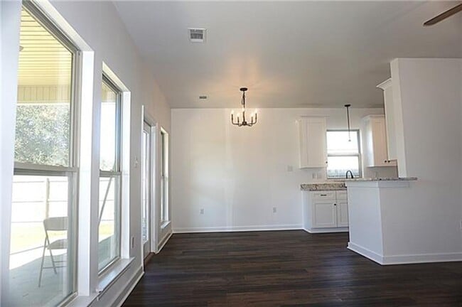 Foto del edificio - 3 Bedroom, 2 Bath Home