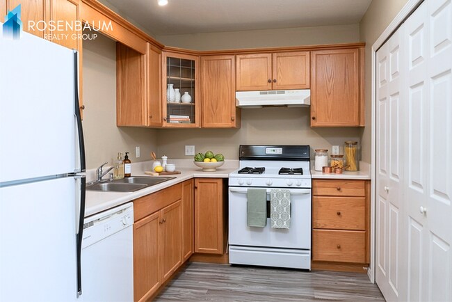 Building Photo - 8430 E Leigh Dr