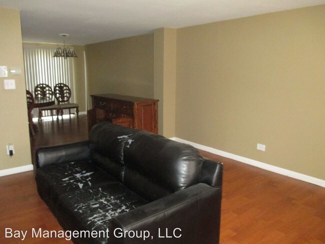 Building Photo - 1017 Foxchase Ln